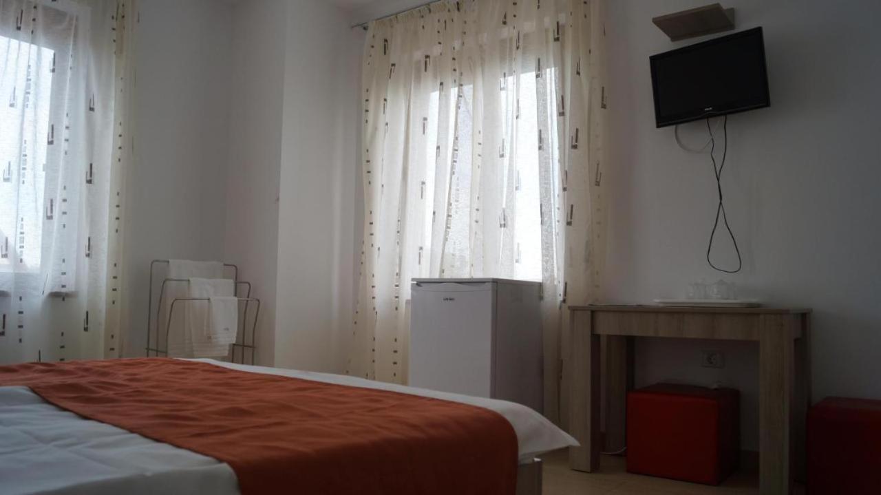 Hotel Bourbon Vama Veche Exterior foto